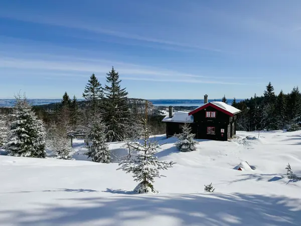 Halvorsenhytta, vinter 2023.