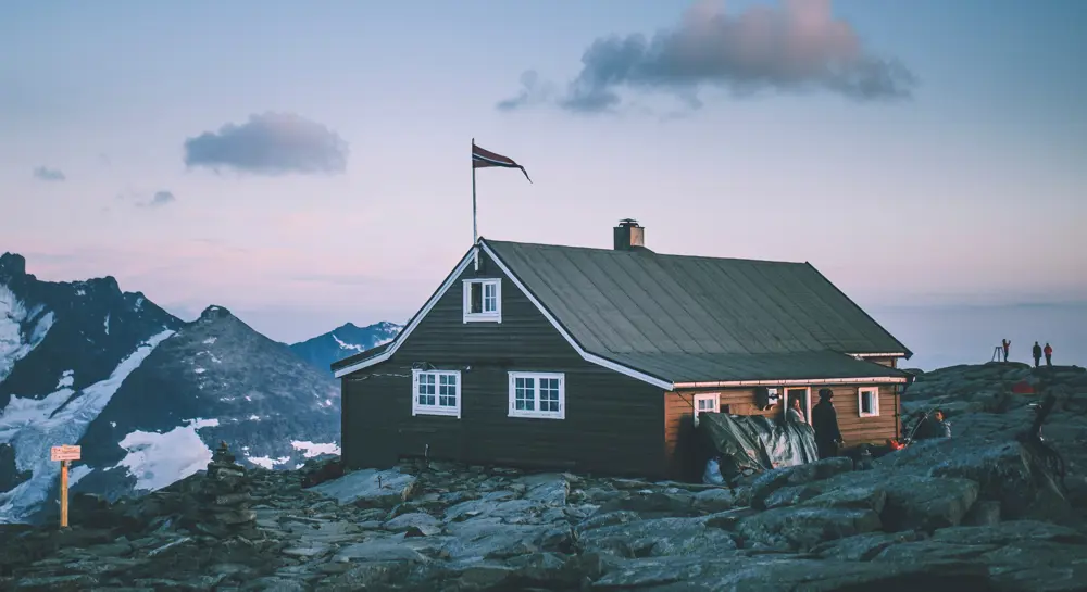 A brown DNT cabin