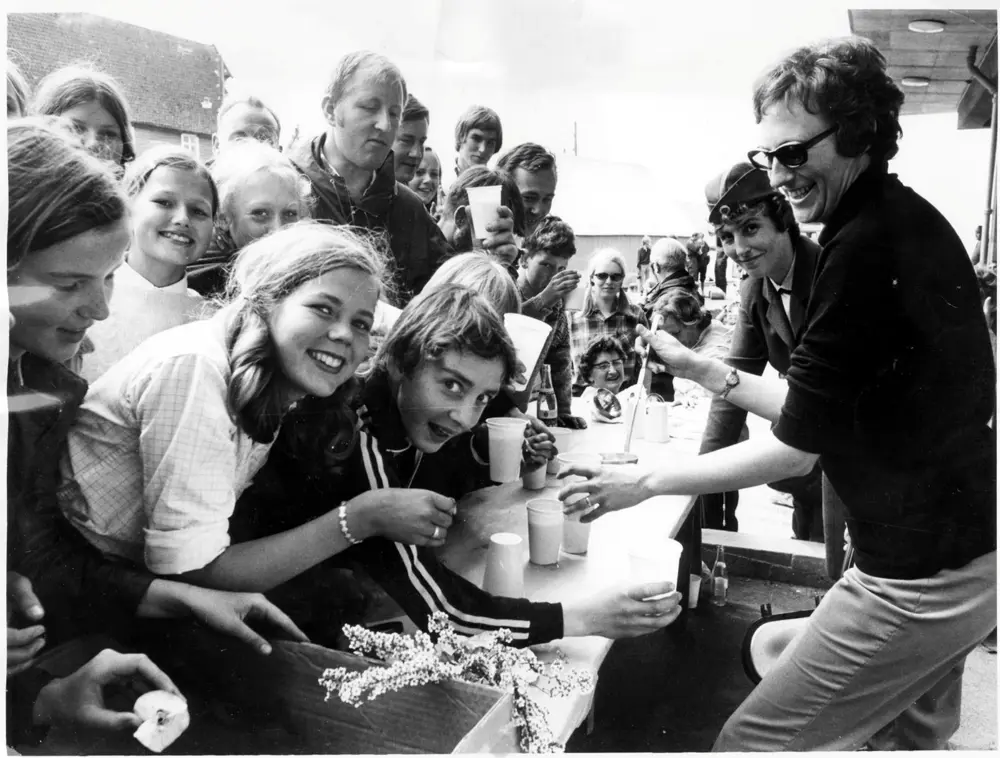 Historiske bilde av deltagere på 7-fjellsturen fra 1971.