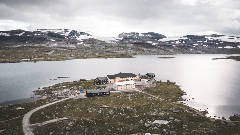 Dronebilde av en hytte