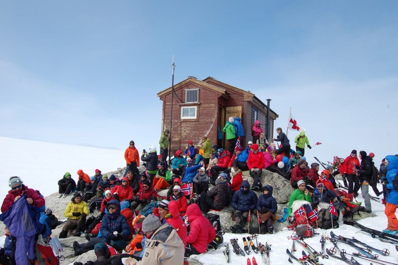 Pinse- og 17. mai helg på Finse 2016 17. mai feririn på Hardangerjøkulen. Ved Jøkulhytta.