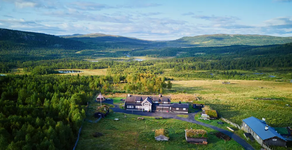 Dronebilde av hytta Liomseter