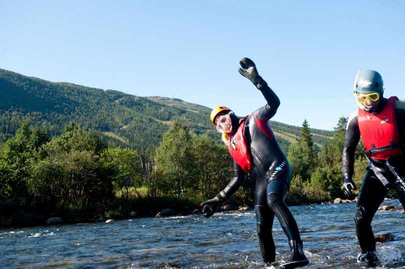 Elvesnorkling i Hemsila, Hemsedal. Reportasje i Fjell og Vidde nr 5, 2014. 