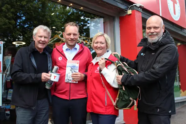 Bilde 1: f.v. Hans Olav Bømark, Oscar Kristiansen, Mariann Eriksen og Kristian Norheim
Bilde 2 og 3: f.v. Kristian Norheim, Mariann Eriksen, Hans Olav Bømark og Oscar Kristiansen