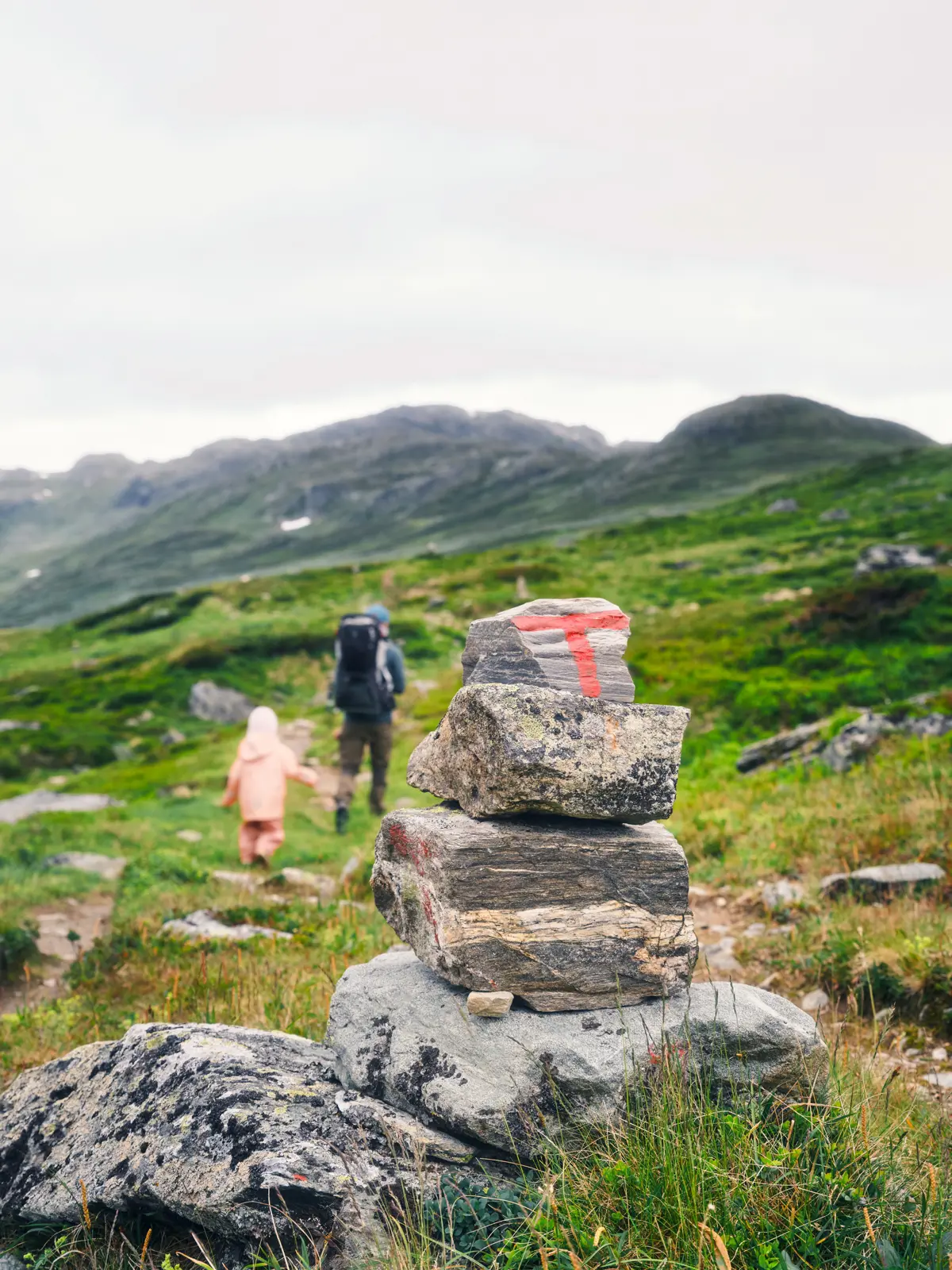 Barn på tur i Skarvheimen