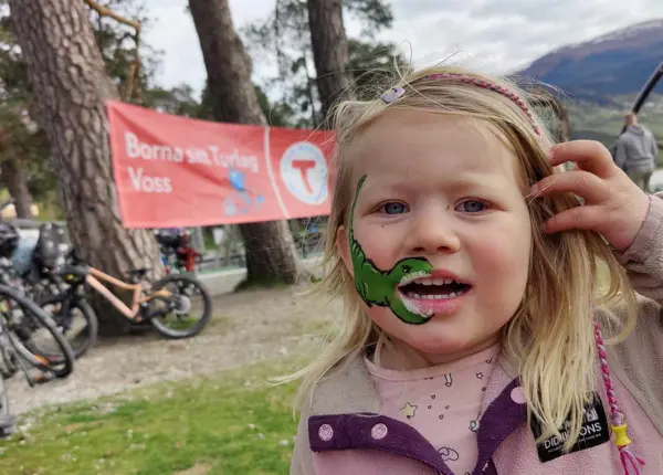 Borna sin dag i Aktivitetsparken med Voss Hagelag, Voss Frivilligsentral og Kirkens Bymisjon