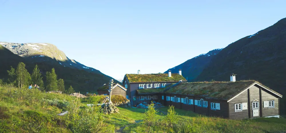 Fottur fra Sognefjellshytta til Skogadalsbøen i Utladalen i Jotunheimen.