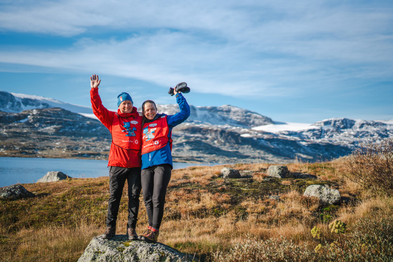 to personer i fjelllandskap