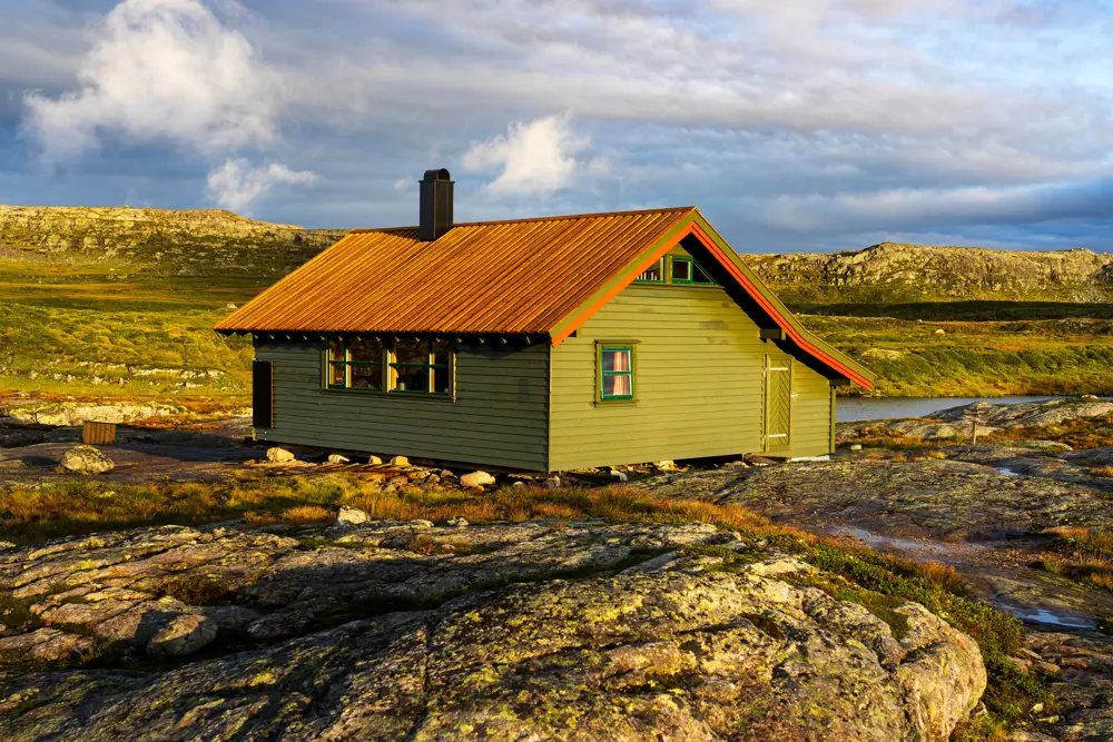 Ferske bilder fra nyoppussede Melands Grønahei.