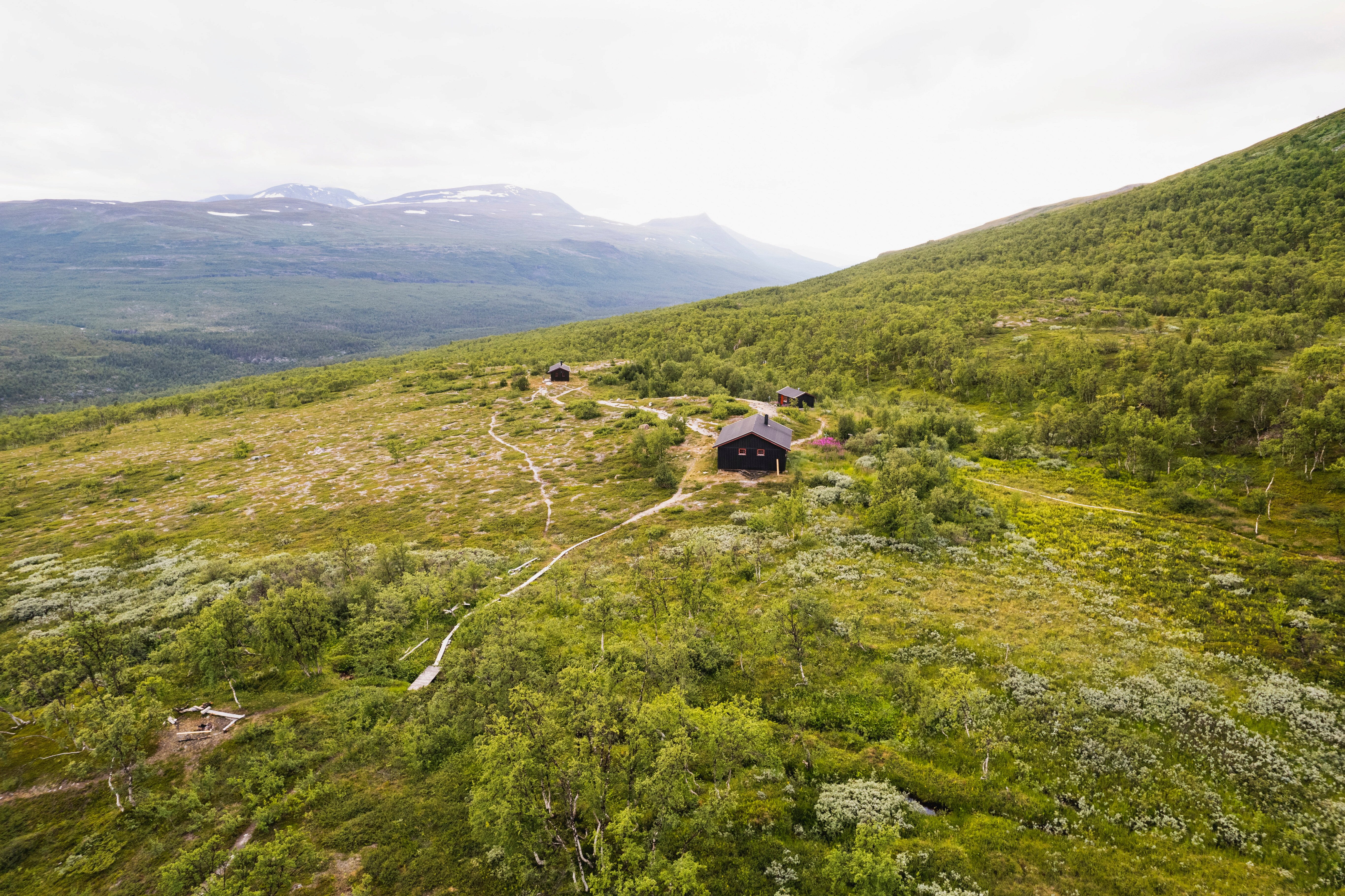hytte i fjelllandskap